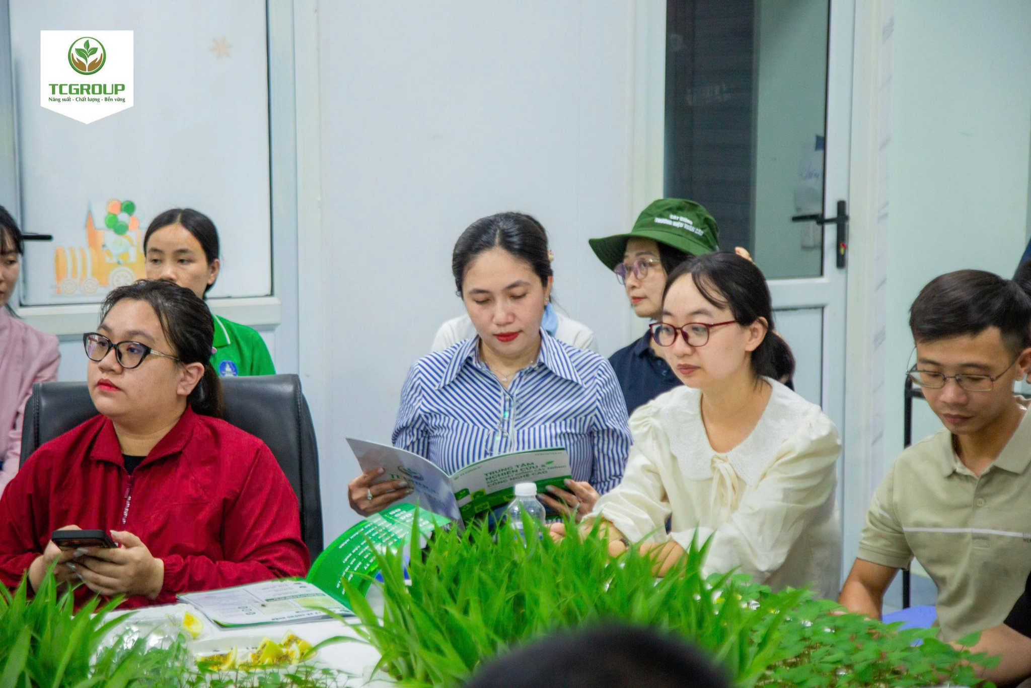 Hình ảnh đoàn tham quan